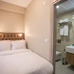 מלון Beyzas Boutique & Suites
