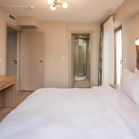 מלון Beyzas Boutique & Suites